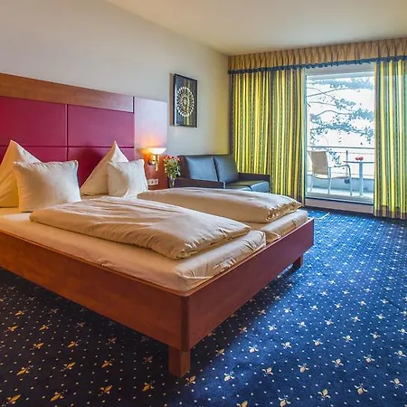 酒店 Wellnesshotel Schoenblick 4*