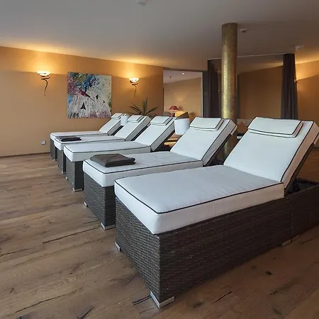 Wellnesshotel Schoenblick 酒店 4*