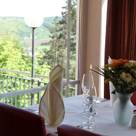 酒店 Wellnesshotel Schoenblick 4*