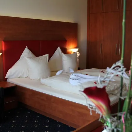 Wellnesshotel Schoenblick 酒店 4*