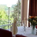 Otel Wellnesshotel Schoenblick 4*