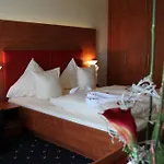 Wellnesshotel Schoenblick Otel 4*