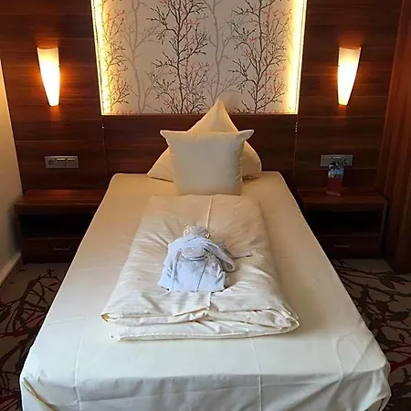فندق Wellnesshotel Schoenblick Eichstätt